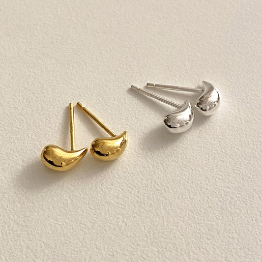 Minimalist Teardrop-Shaped 925 Sterling Silver Earrings with Plated Finish for Women
