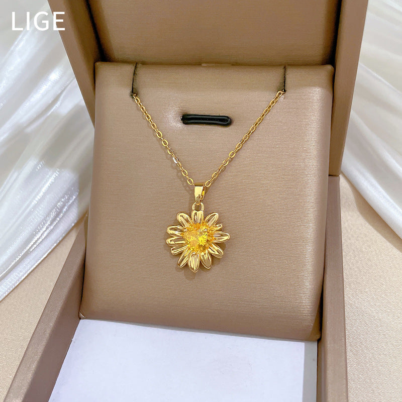 Collana da Donna con Ciondolo Floreale in Oro Champagne, Catena in Acciaio Inossidabile con Design Geometrico e Motivo a Luna