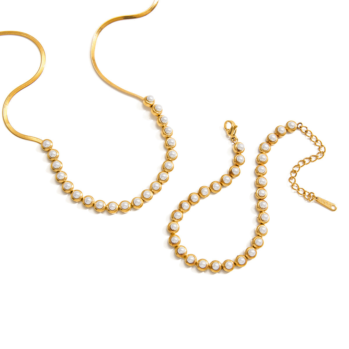 Set collana e bracciale minimalista con ciondolo a stella, luna, nuvola e universo in acciaio al titanio con dettagli in perle e finitura galvanizzata da donna