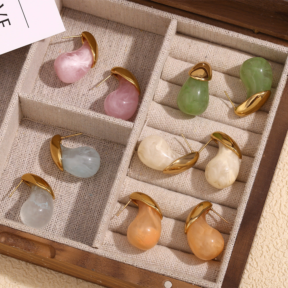 Orecchini a Goccia in Acciaio Inossidabile, Minimalisti ed Eleganti, Placcati Oro 18K con Dettagli in Resina Color Caramella