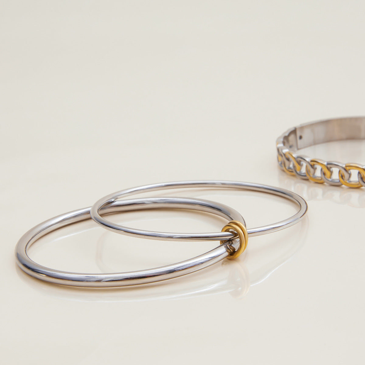 Pulsera de Acero Inoxidable Geométrica Bañada para Mujer con Estética Minimalista de Lujo
