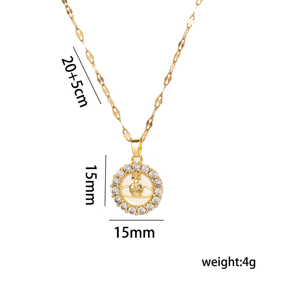 Collana con ciondolo a forma di Saturno in rame placcato oro 18 carati con intarsio di zirconi cubici, stile minimalista di lusso, da donna