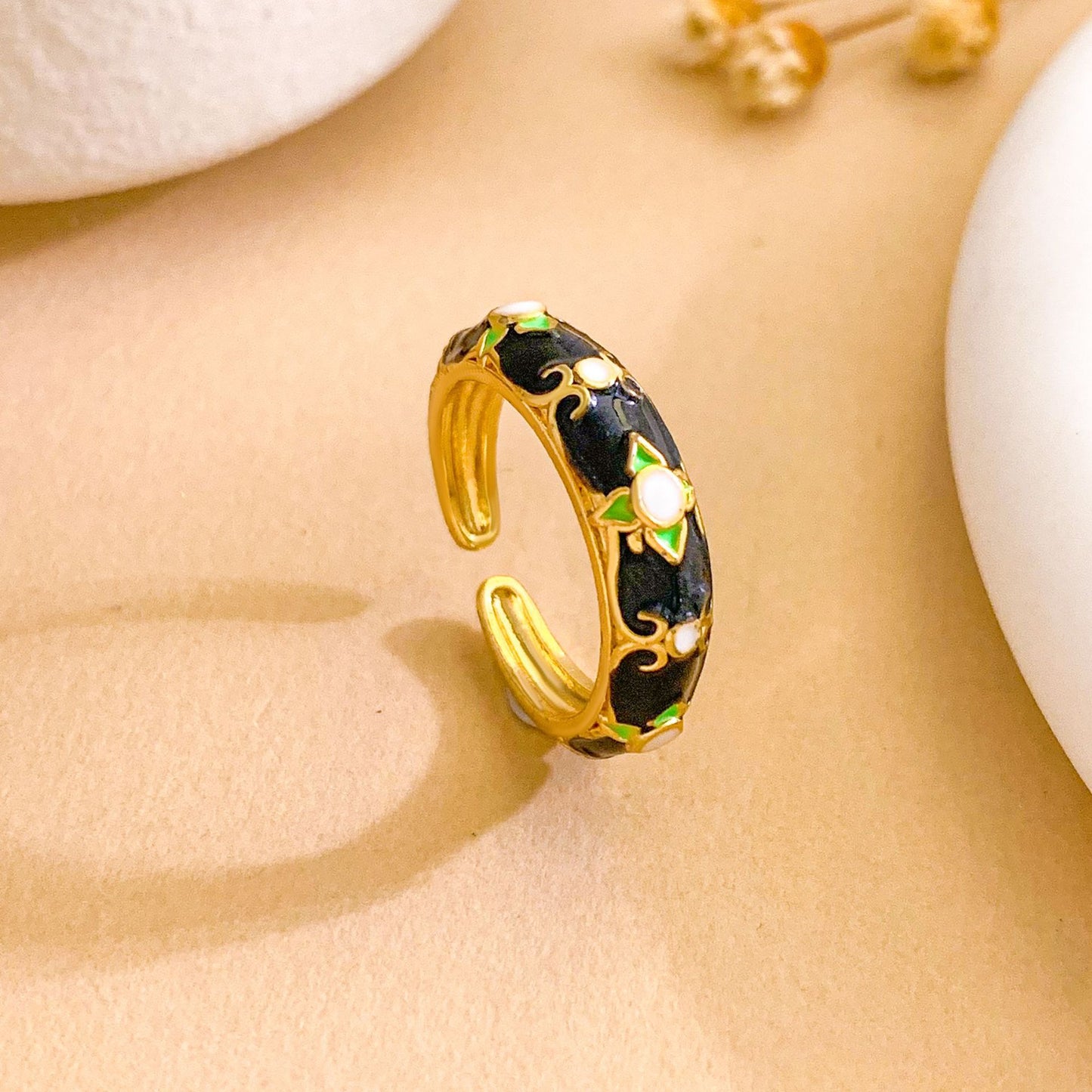 Sweet Vintage Enamel Floral Heart Gold Plated Brass Ring for Women