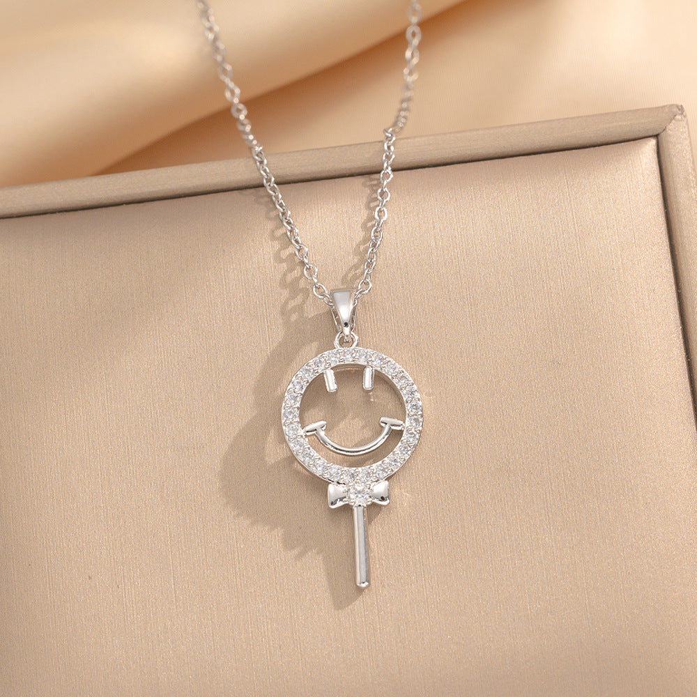 Minimalist Geometric Four-Leaf Clover Pendant Necklace for Women in Titanium Steel with Electroplated Finish