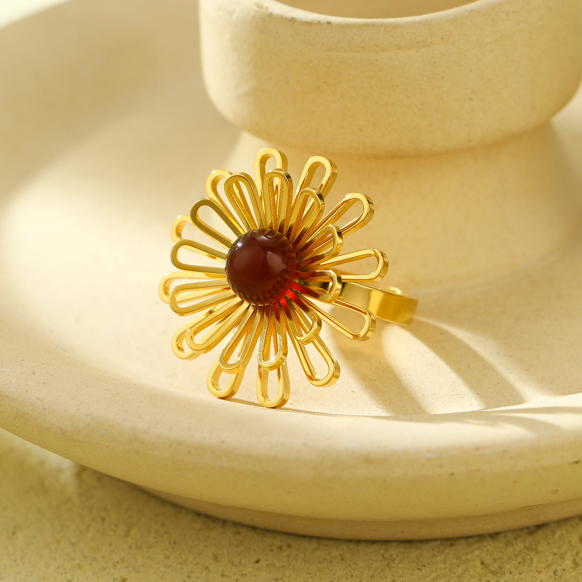 Anillo minimalista de acero inoxidable calado con encaje floral de estilo francés para mujer con acabado chapado
