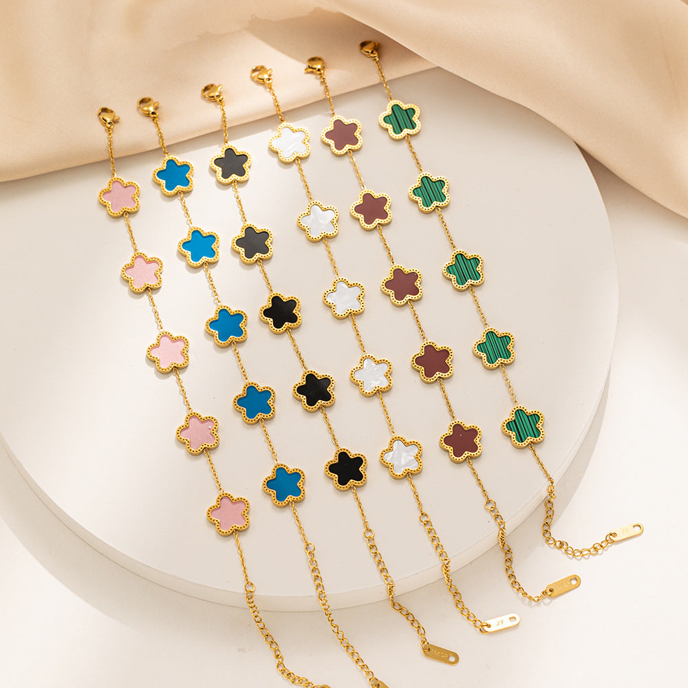 Elegante pulsera de acero inoxidable con flor de cinco pétalos y chapado en oro de 18 quilates para mujer, accesorio de lujo con diseño floral minimalista