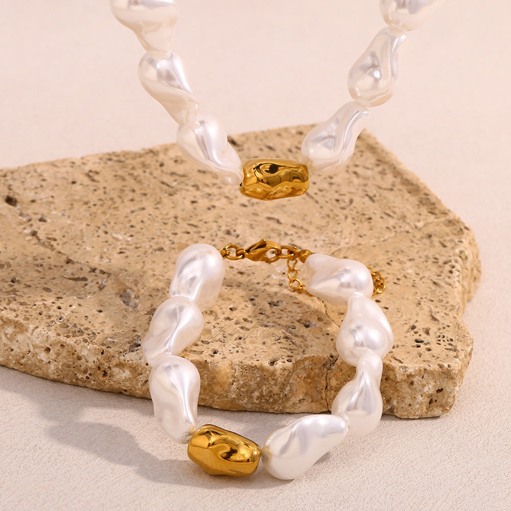 Conjunto de collar y pulsera de perlas barrocas geométricas de estilo vintage francés para mujer en acero inoxidable con baño de oro de 18 quilates