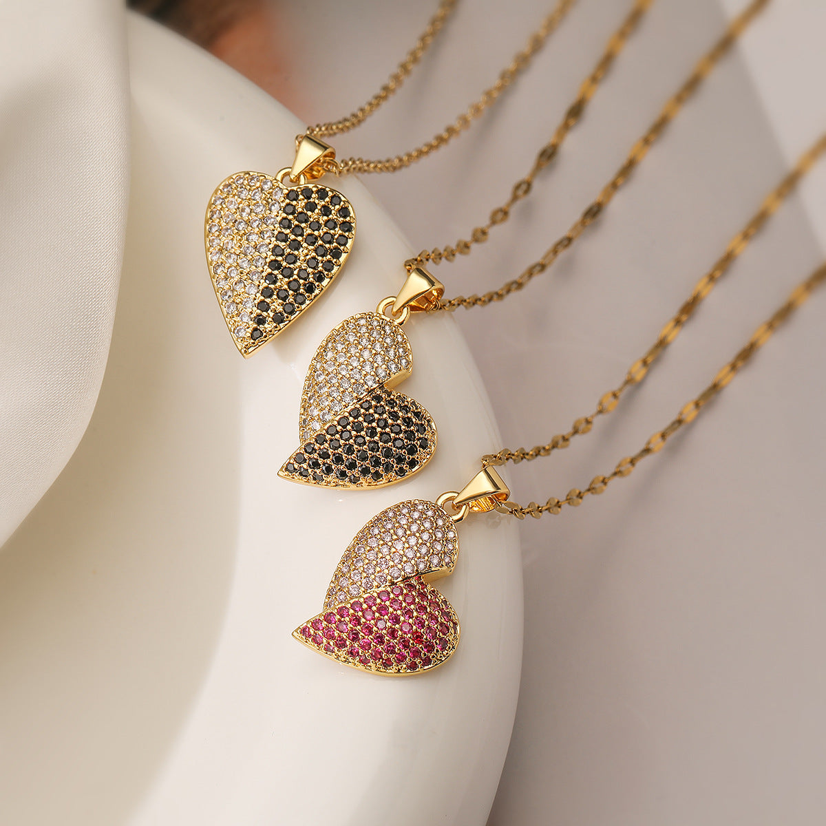 Minimalist Heart-Shaped Copper Necklace with 18K Gold Plating and Zircon Accents for Women