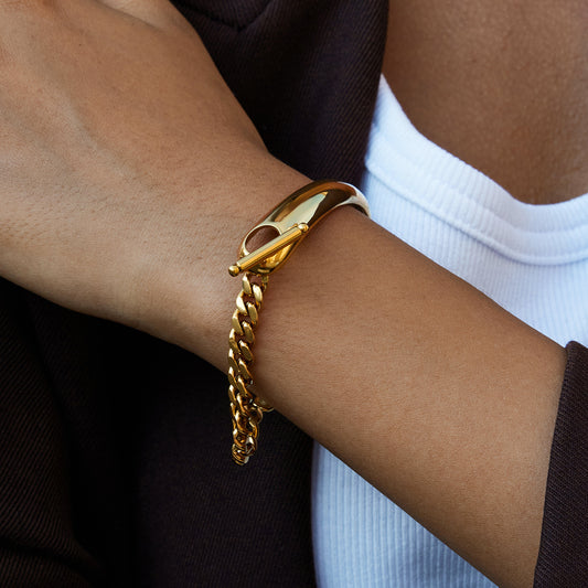 Pulsera Minimalista Asimétrica de Media Cadena con Cierre OT de Acero Inoxidable con Acabado Chapado para Mujer