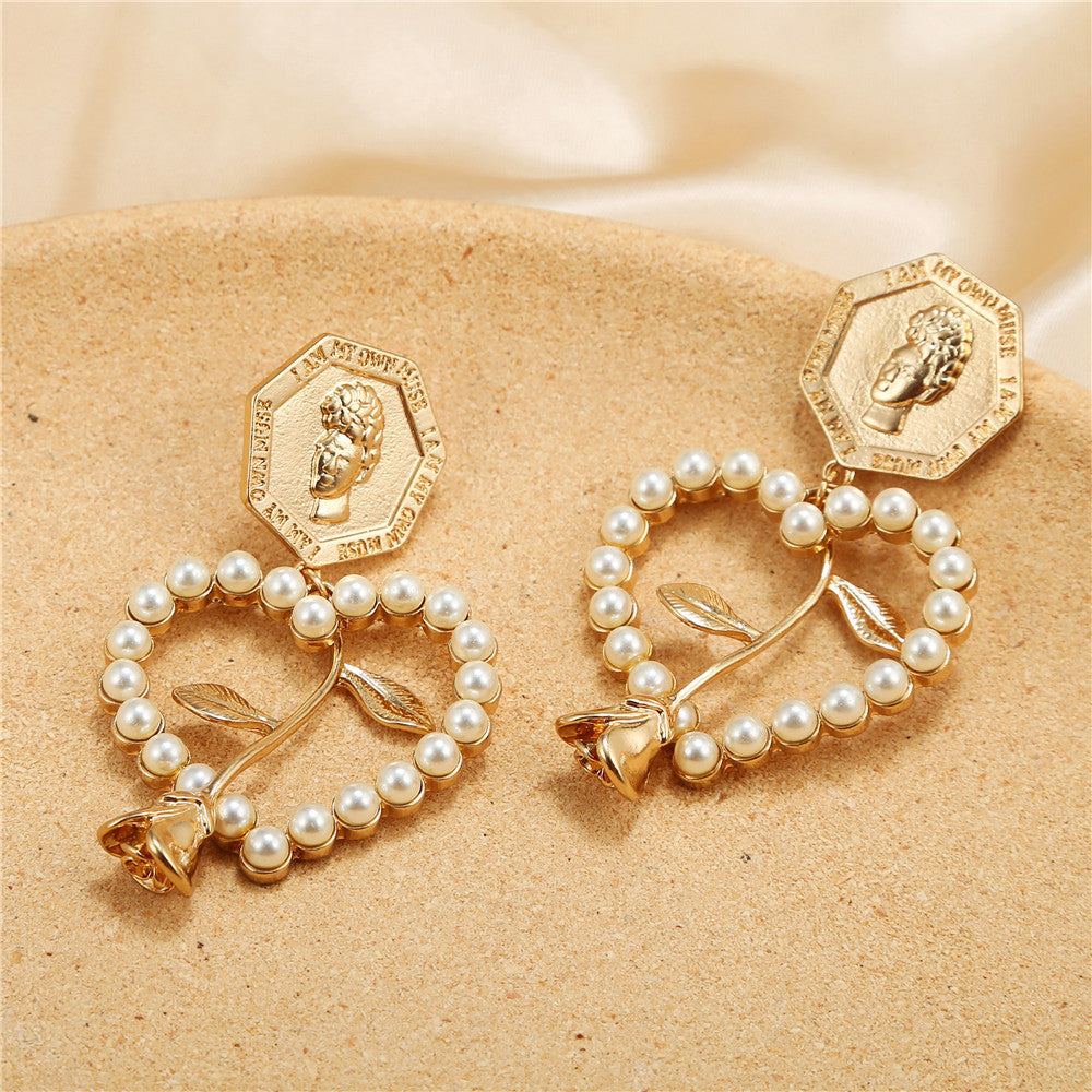 Orecchini Minimalisti Eleganti a Cuore Floreale in Lega con Perla e Perno in Argento Sterling 925