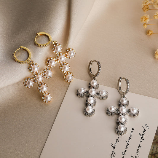 Orecchini da donna minimalisti a forma di croce in rame con placcatura in oro autentico e zirconi
