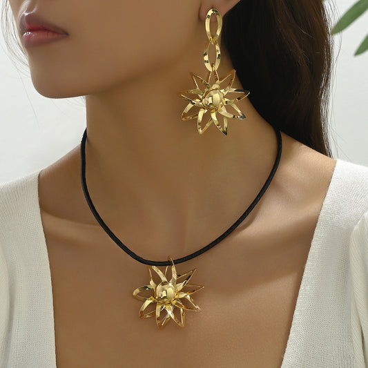 Juego de Collar y Pendientes Minimalista de Girasol para Mujer, Joyería de Aleación Chapada con Diseño Floral