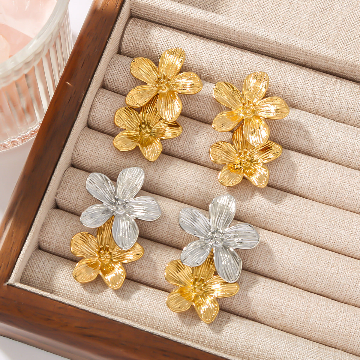Orecchini pendenti con fiore e nappa in acciaio inossidabile placcato oro 18 carati, stile vintage francese