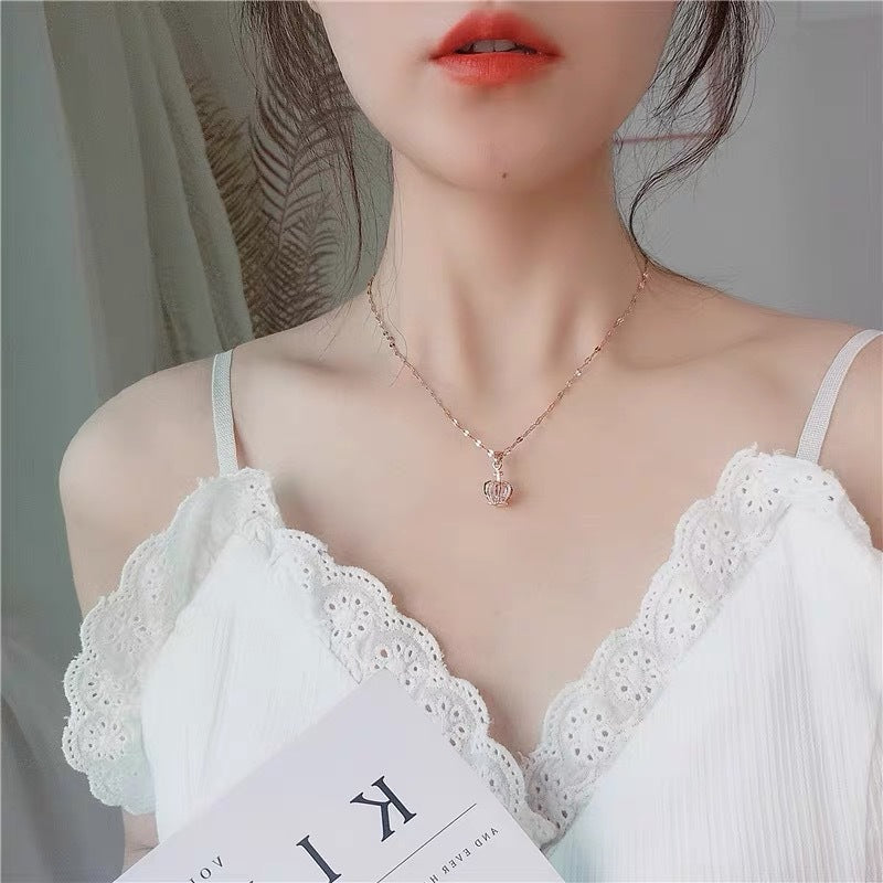Luxury Minimalist Crown-Shaped Titanium Steel Necklace with Gold Plating for Women, Adjustable Clavicle Chain with Movable Pendant