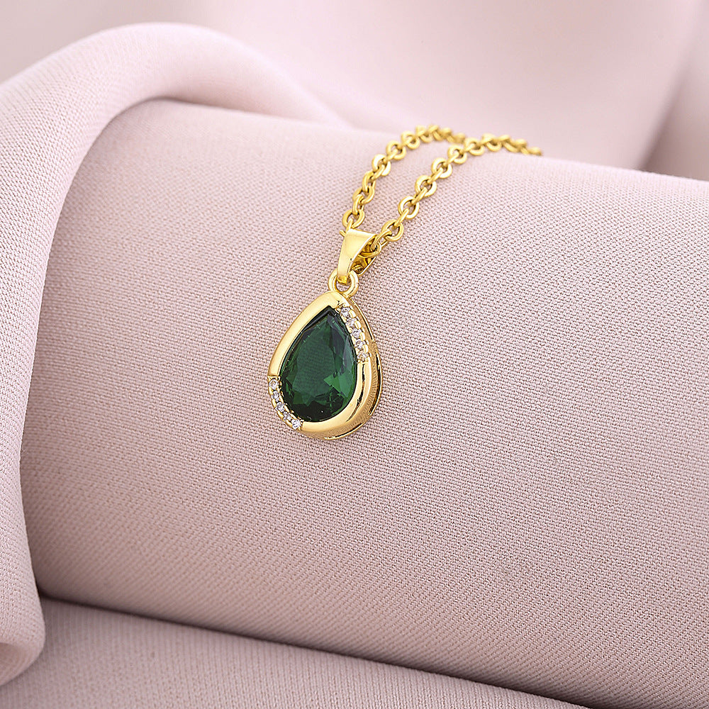 Elegante Collana Pendente Smeraldo Geometrico da Donna in Rame con Finitura Placcata, Collana a Catena Minimalista a Girocollo