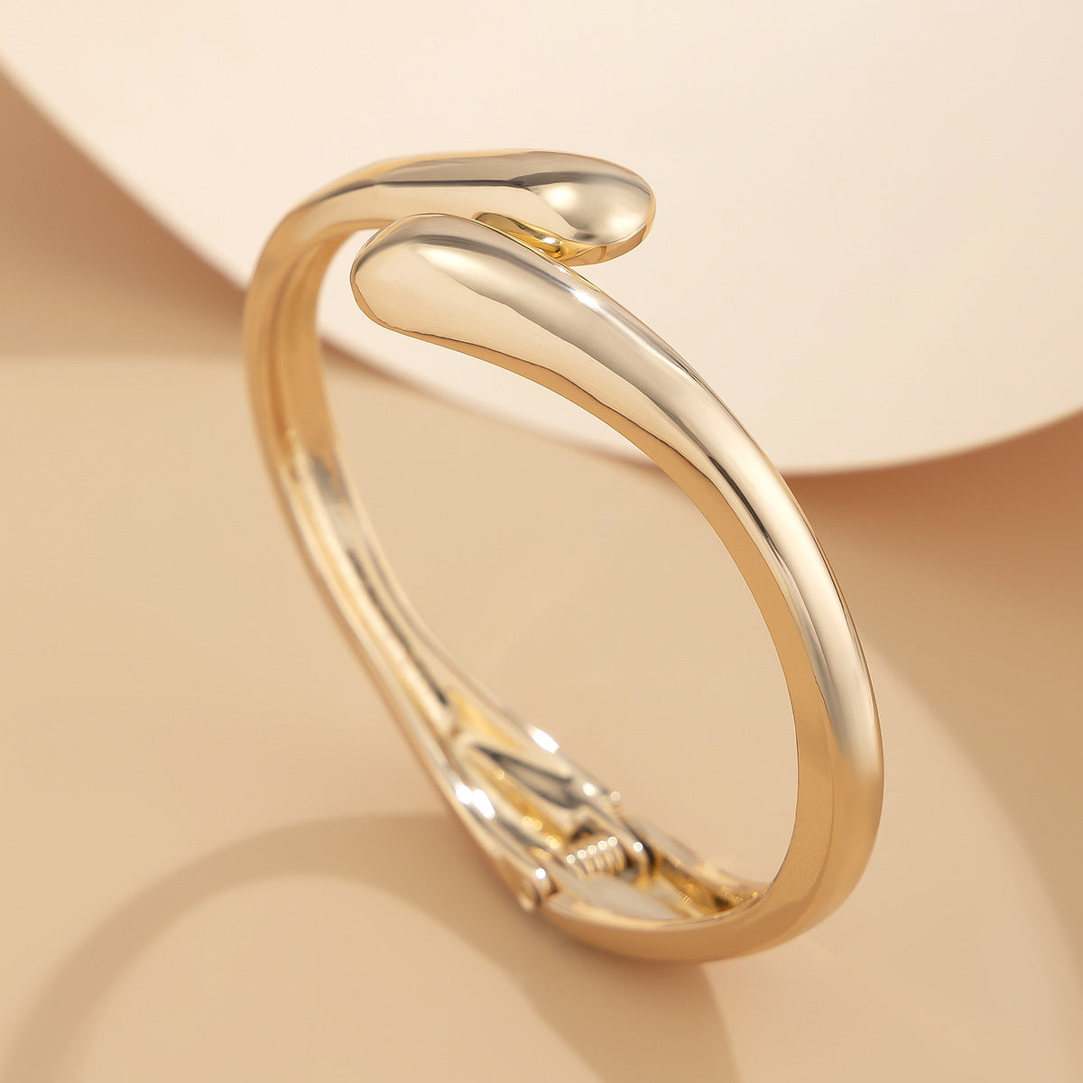 Minimalist Geometric Oval Alloy Plated Bangle Bracelet
