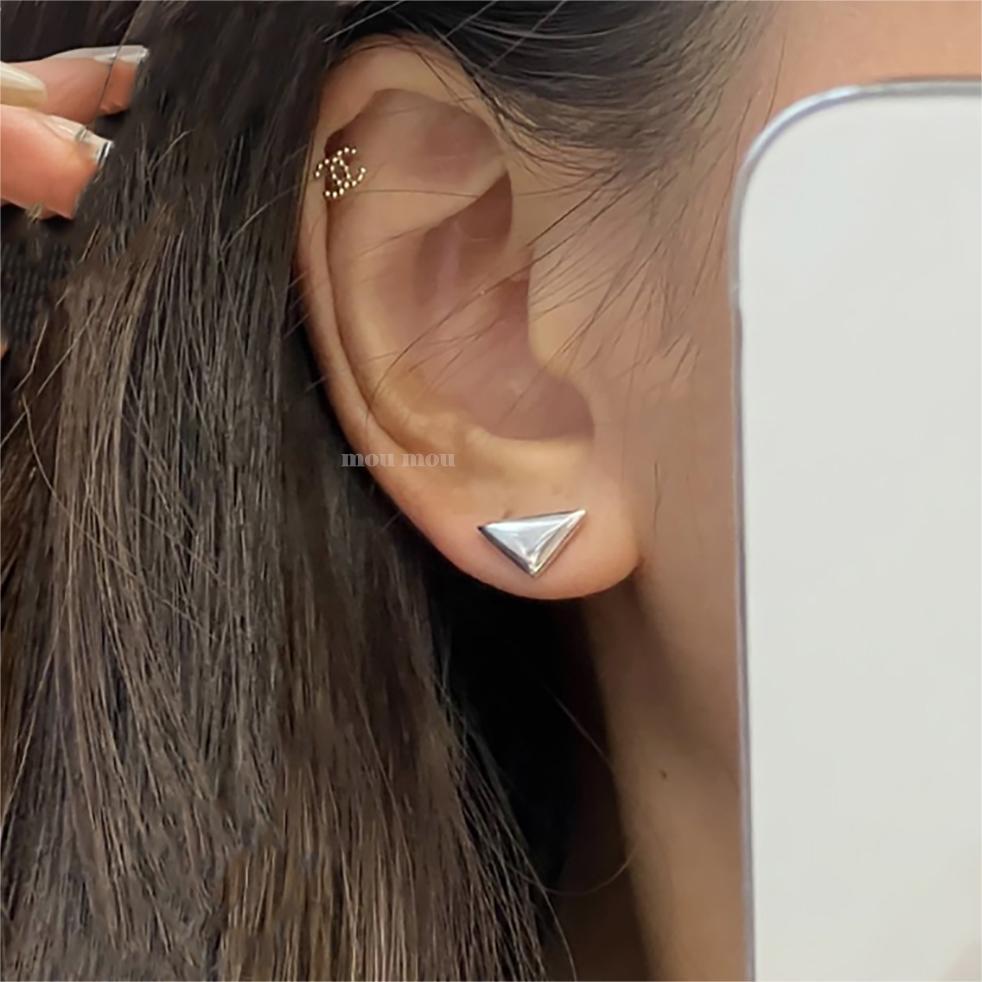 Minimalist Heart-Shaped 925 Sterling Silver Stud Earrings with Plated Finish, Geometric Edge Detail, Hypoallergenic Post