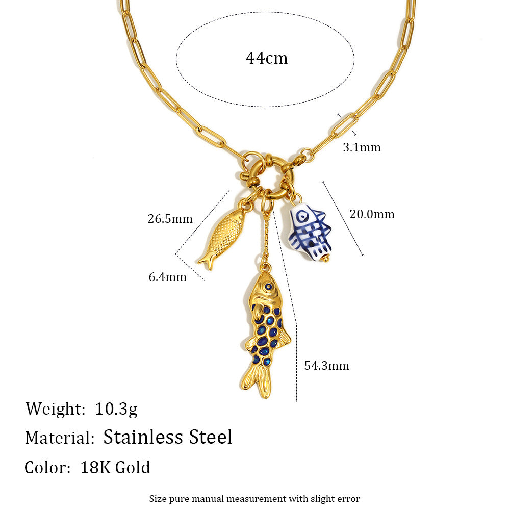 Collana con ciondolo a forma di pesce geometrico, stile lusso leggero, placcata oro 18 carati, chiusura a molla in acciaio inossidabile da donna