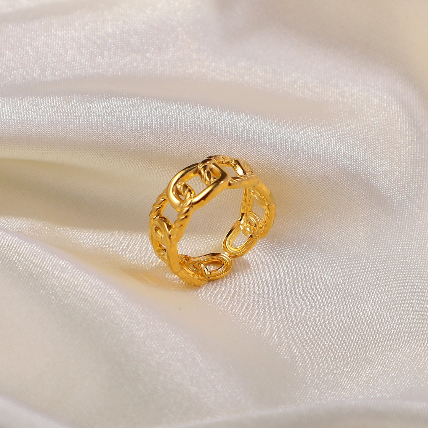 Geometric Stainless Steel Ring with 18K Gold Plating and Twisted Chain Design for Women