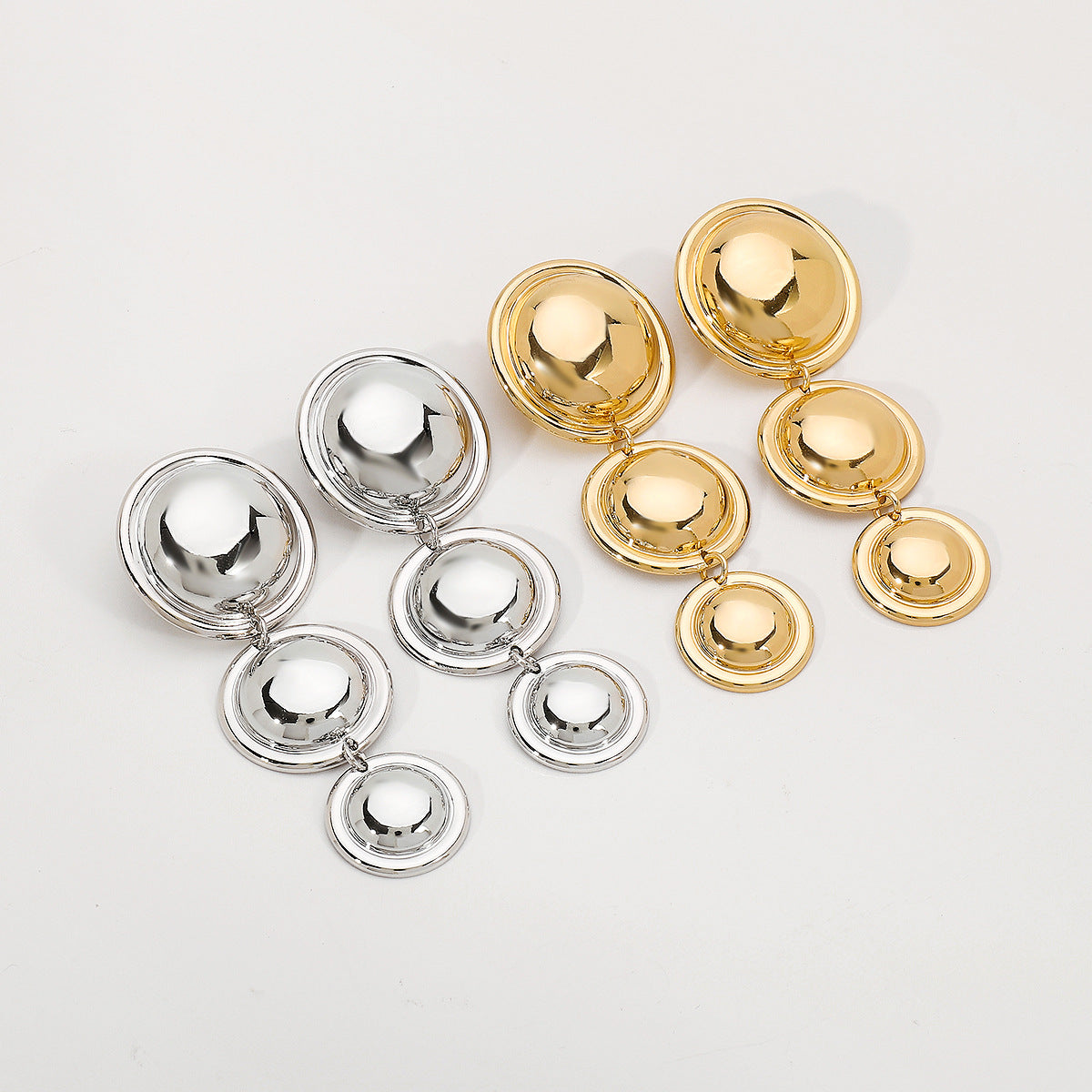 Pendientes redondos geométricos "Sweet-Edgy" de aleación con acabado chapado para mujer
