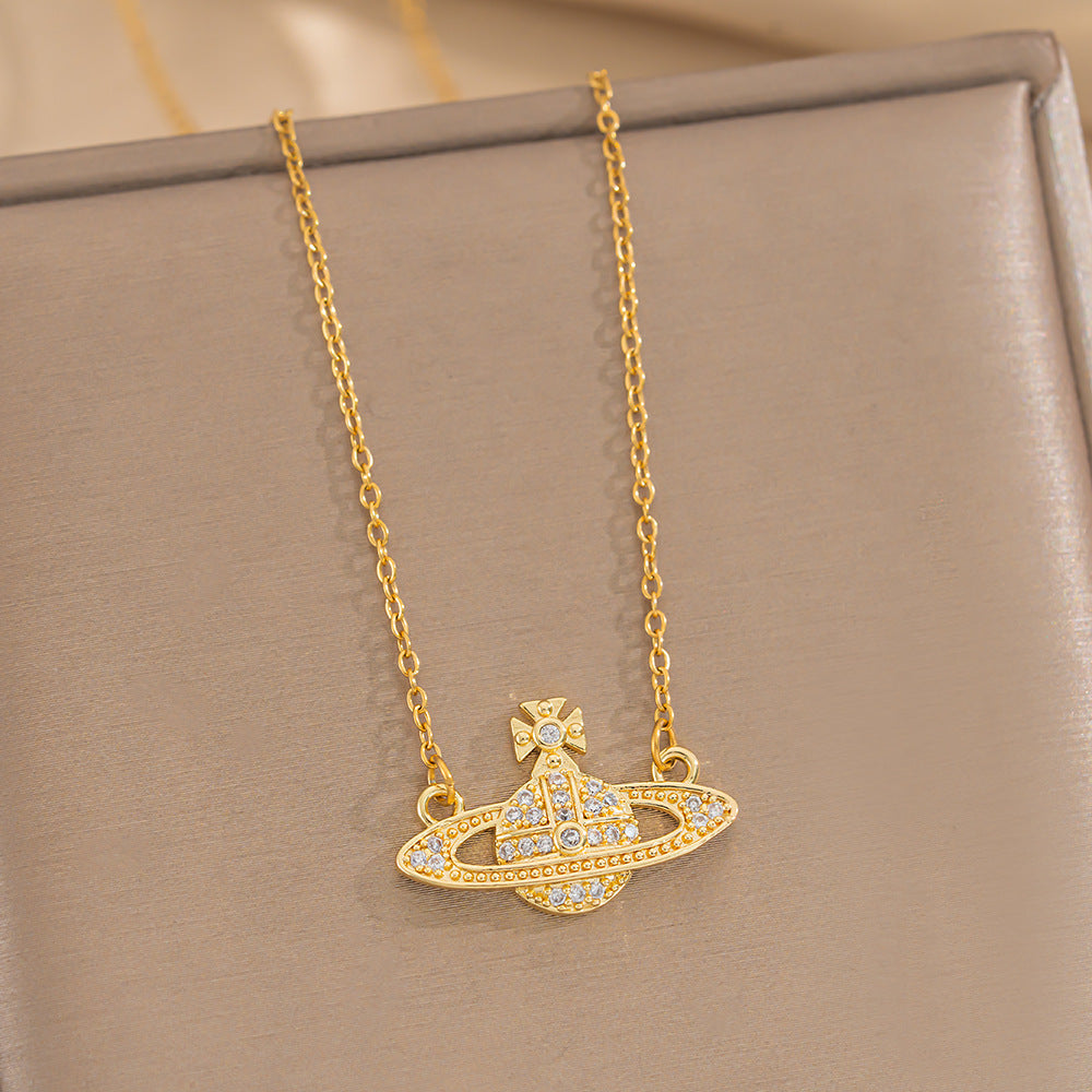 Minimalist Geometric Four-Leaf Clover Pendant Necklace for Women in Titanium Steel with Electroplated Finish