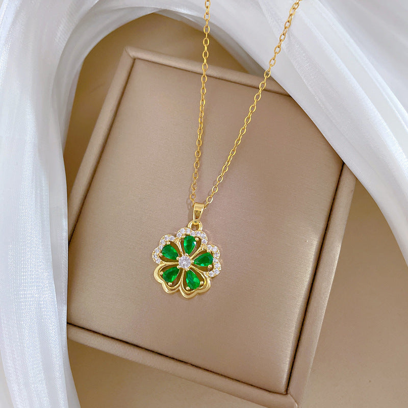 Elegante collar con colgante de flor de cinco pétalos para mujer, gargantilla delicada de acero inoxidable con detalles de diamantes de imitación
