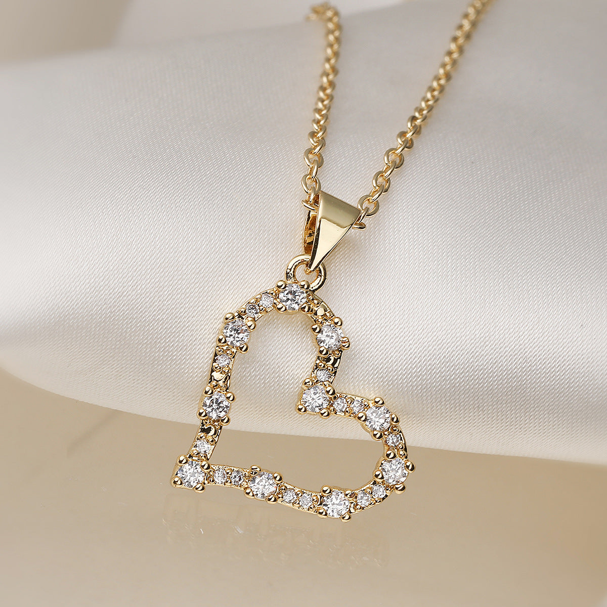 Minimalist 18K Gold Plated Brass Heart Cubic Zirconia Pendant Necklace for Women