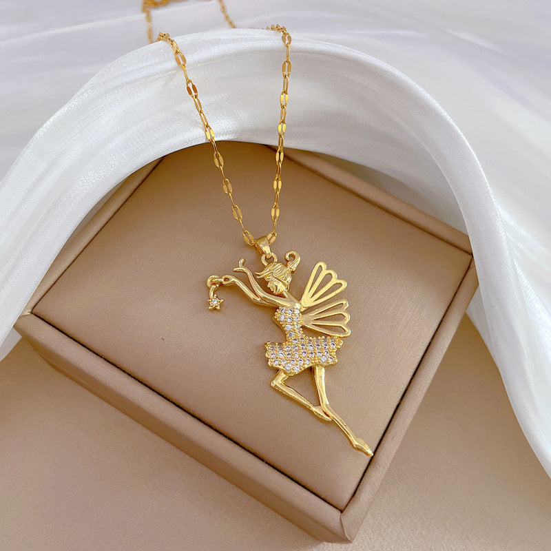 Elegante collana con ciondolo a forma di ballerina, impreziosita da strass, per donna, con catena in acciaio al titanio, pendente geometrico e design delicato sulla clavicola