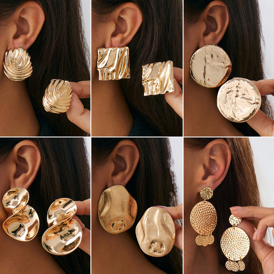 Minimalist Geometric Round Metal Stud Earrings for Women with Polished Surface and Twisted Floral Detail