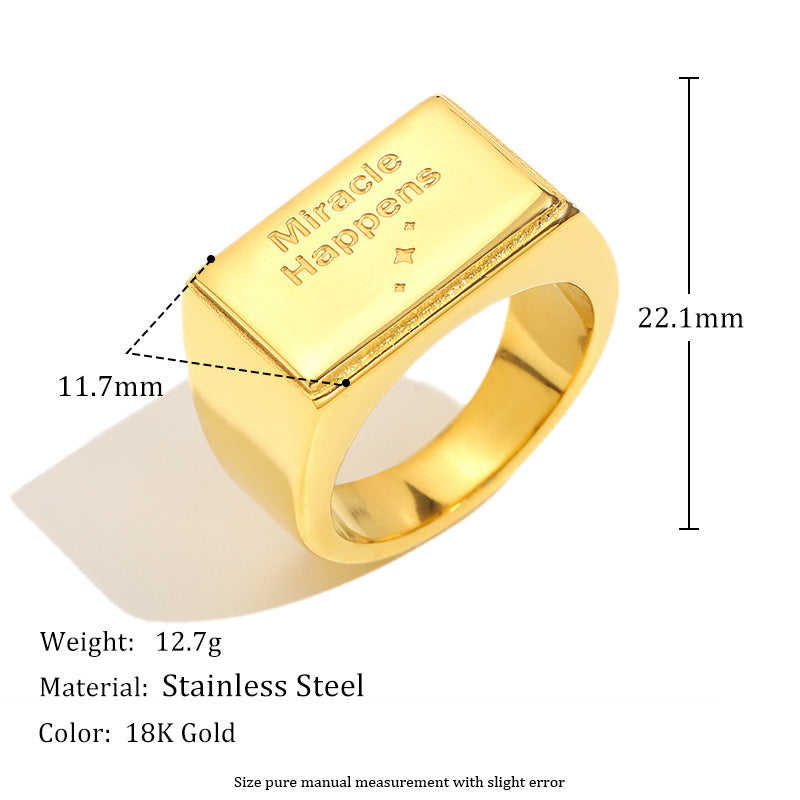 Anello minimalista geometrico in acciaio inossidabile placcato oro 18 carati da donna con design a lettera inglese