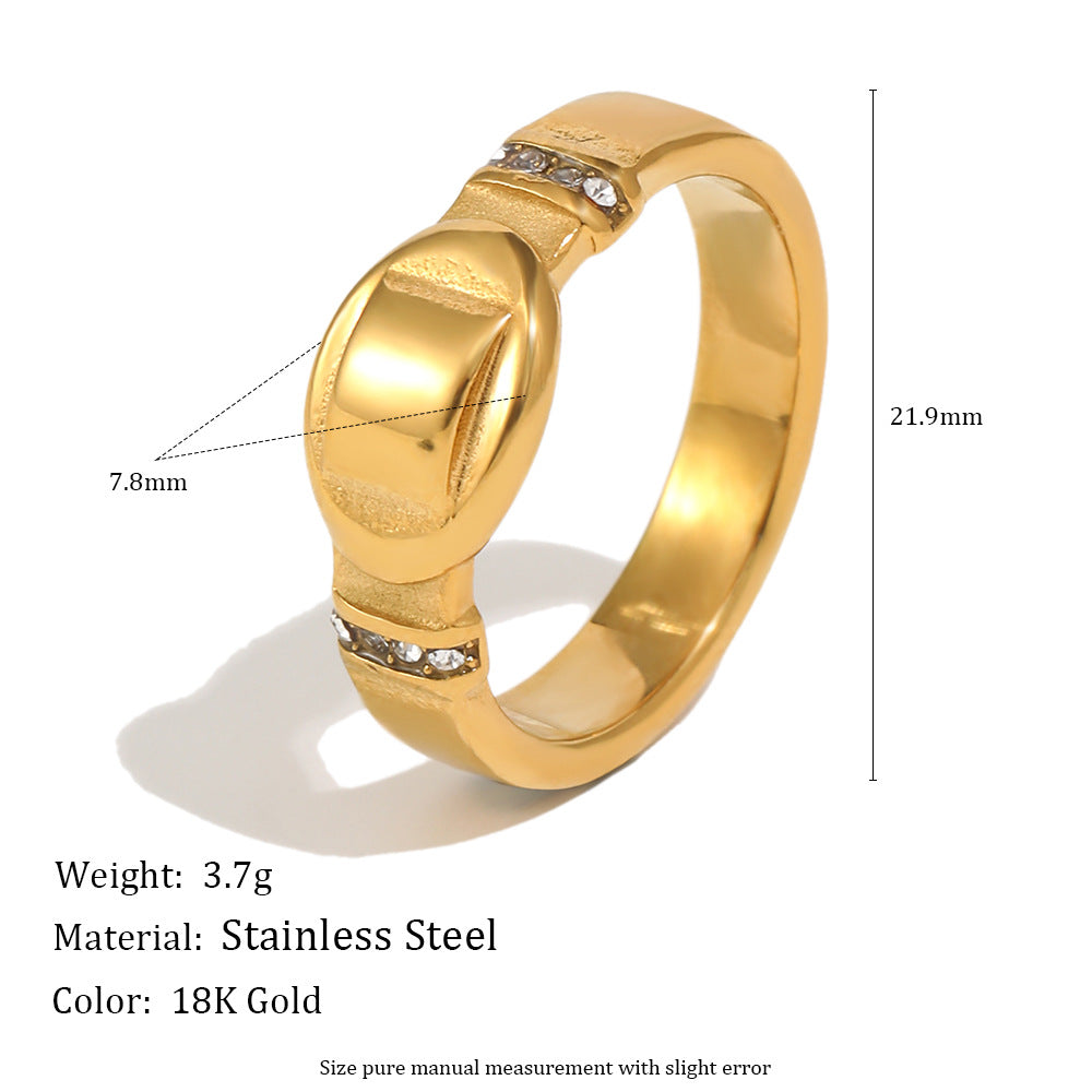 Elegante anillo ovalado de acero inoxidable con baño de oro de 18 quilates y diamantes de imitación para mujer