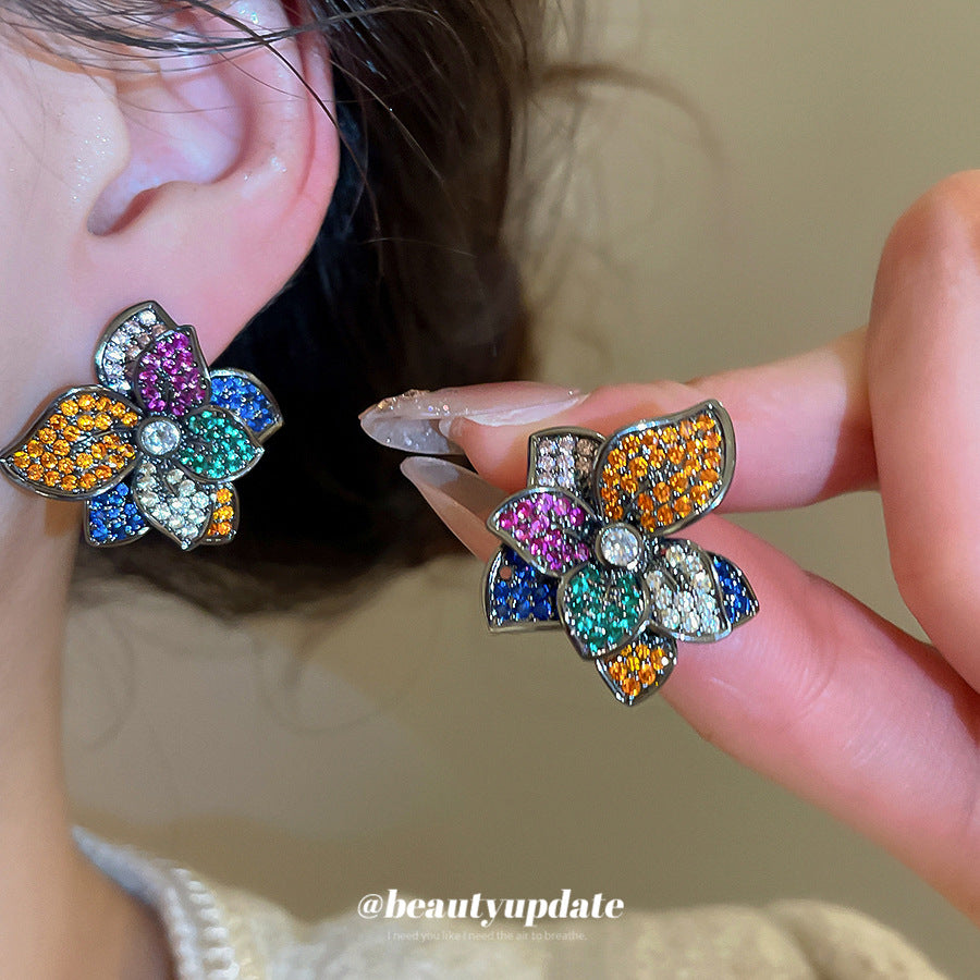 Pendientes florales vintage con incrustaciones de circonita en latón y acero inoxidable para mujer