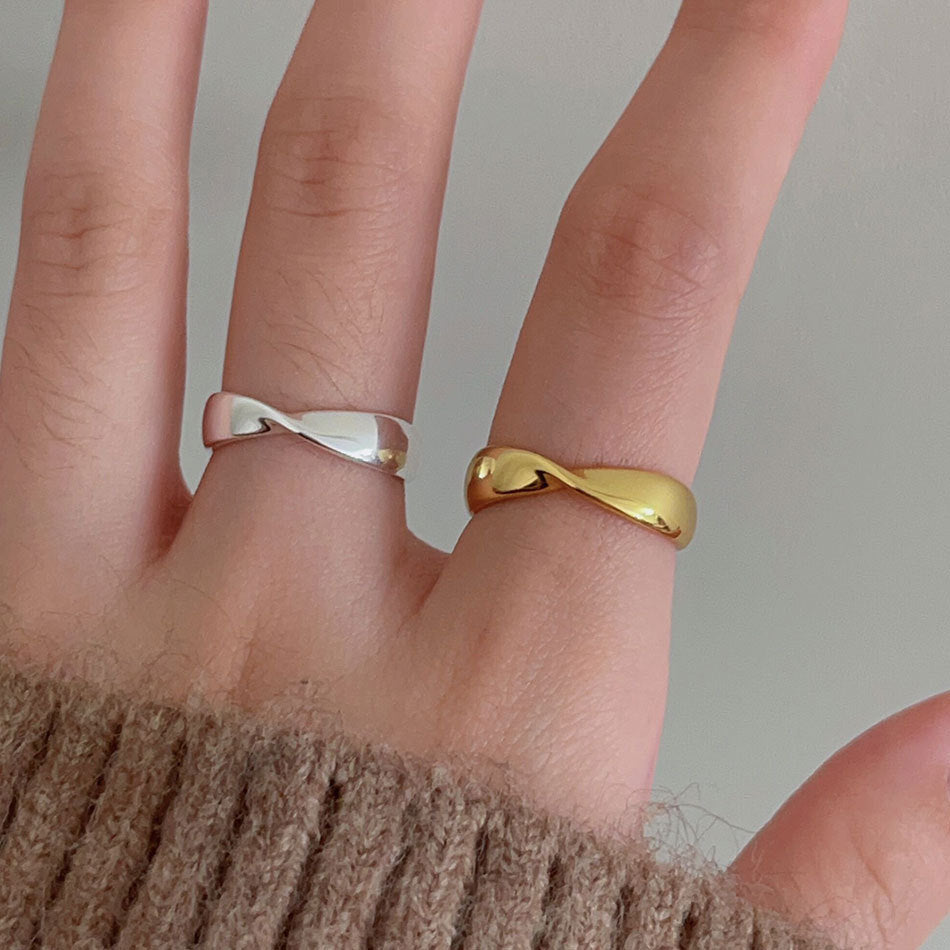 Anillo de mujer de plata de ley 925 minimalista con alambre retorcido geométrico