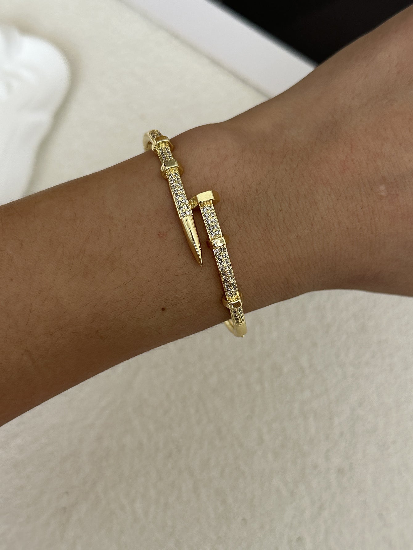 Luxury Heart Rhinestone Plated Brass Bracelet with Cable Chain and Clasp for Women