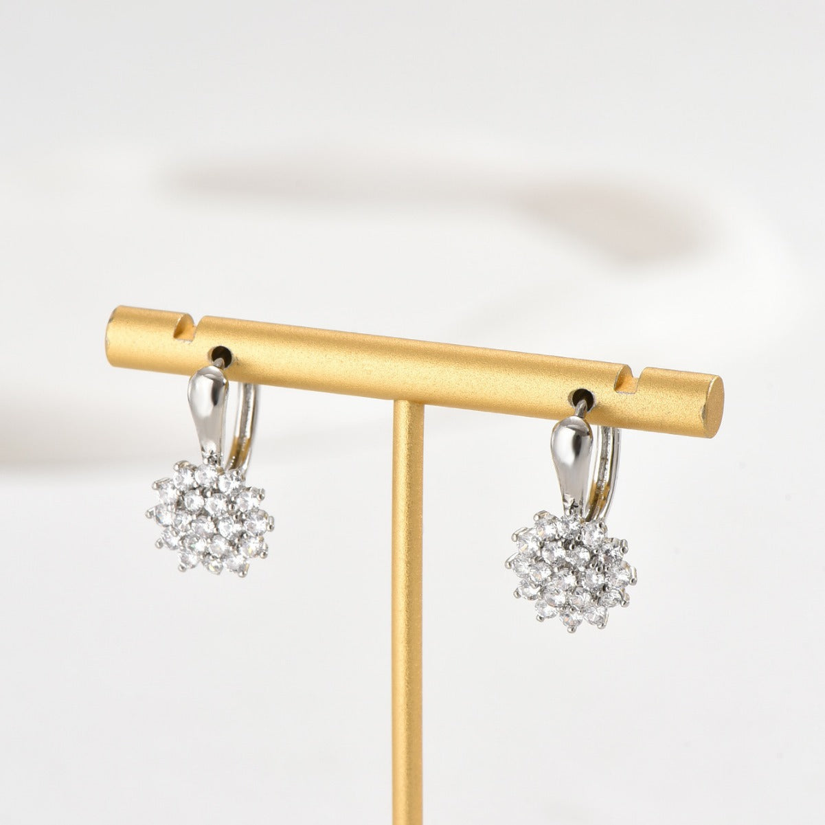 Pendientes de Cobre con Circones Incrustados en Forma de Copo de Nieve, Estilo de Lujo, para Mujer, con Patrón Geométrico de Estrella y Cristal de Hielo