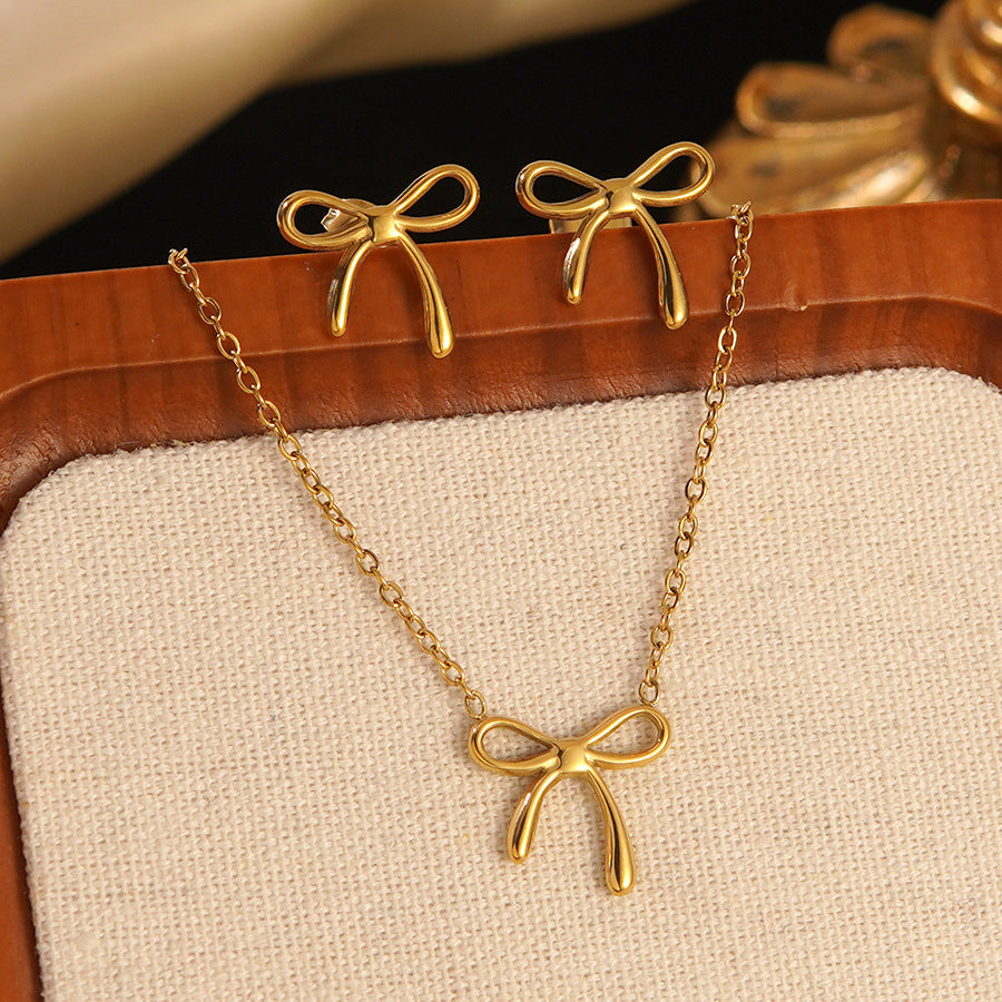 Set collana e orecchini a stella marina con fiocco conchiglia smaltato in acciaio inossidabile e titanio con catena a cavo per donna