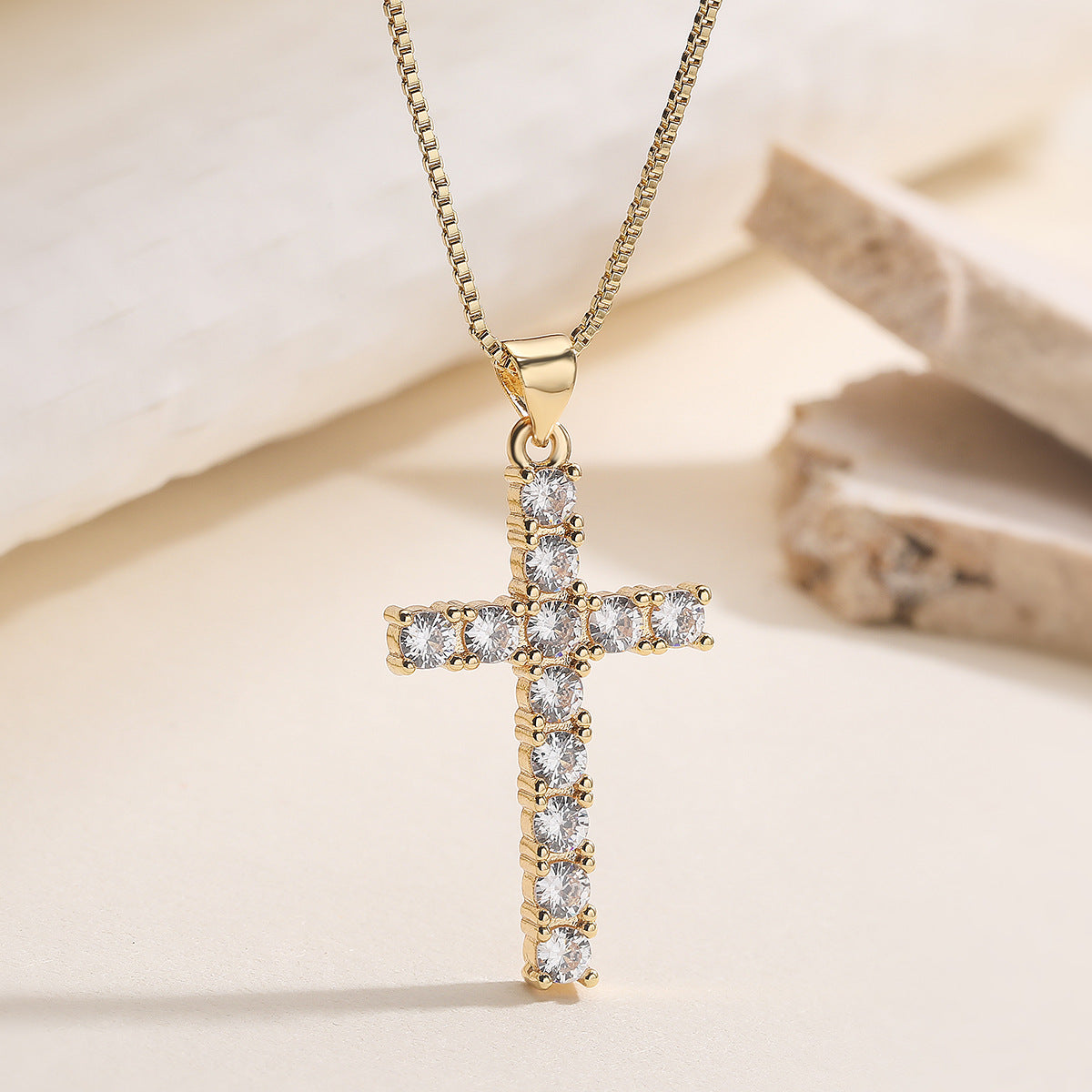 Minimalist Luxury 18K Gold Plated Brass Cubic Zirconia Cross Pendant Necklace for Women