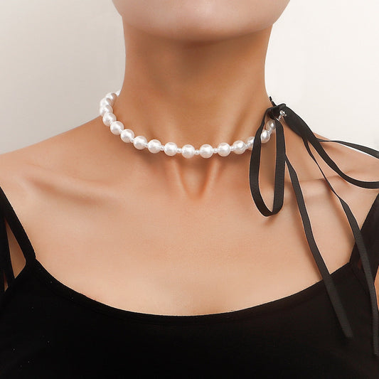 Minimalist Baroque Pearl Pendant Necklace for Women with Alloy Chain and Plated Finish