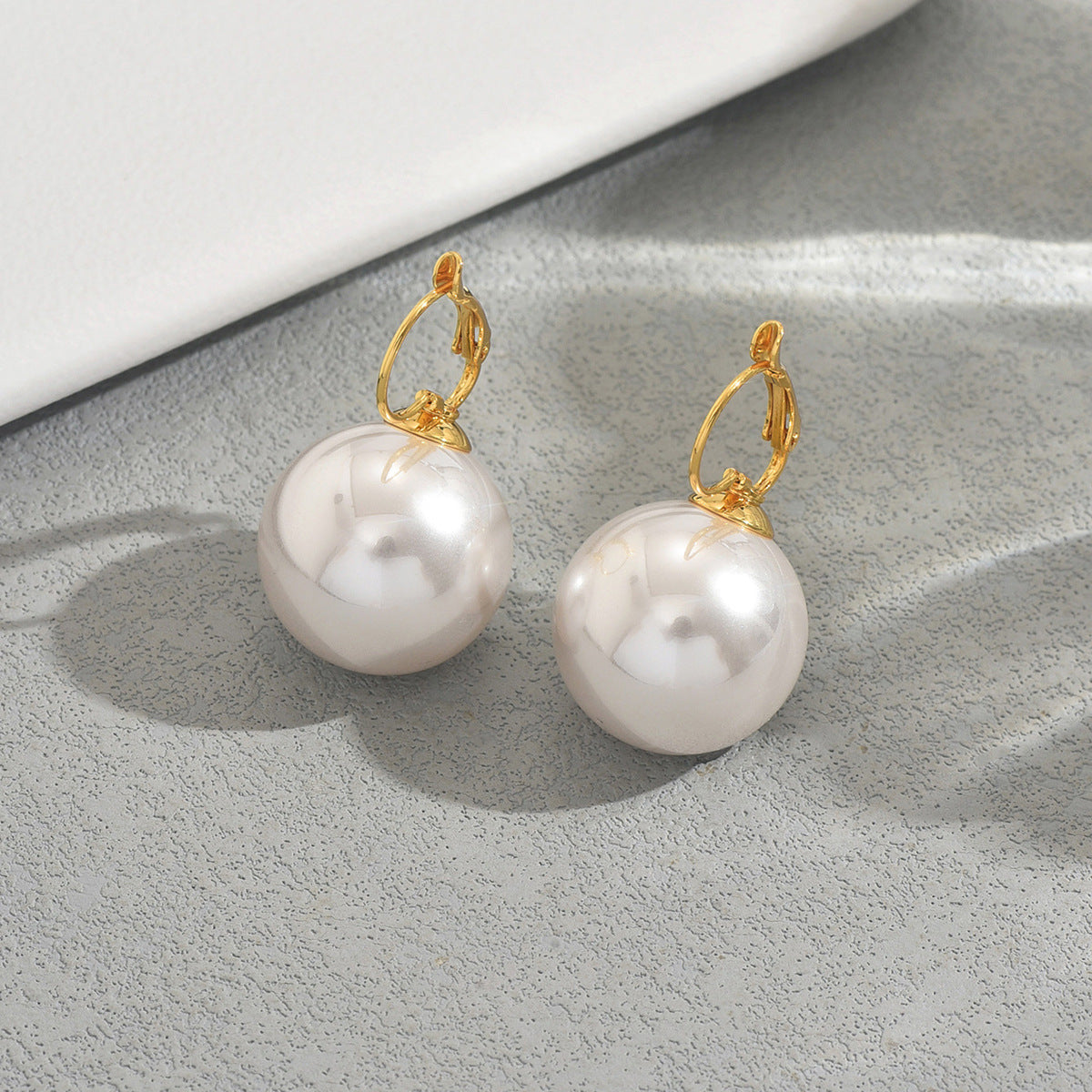 Orecchini geometrici minimalisti con intarsio di perle per donna, in lega di zinco, anallergici, a perno, eleganti, gioielli per tutti i giorni