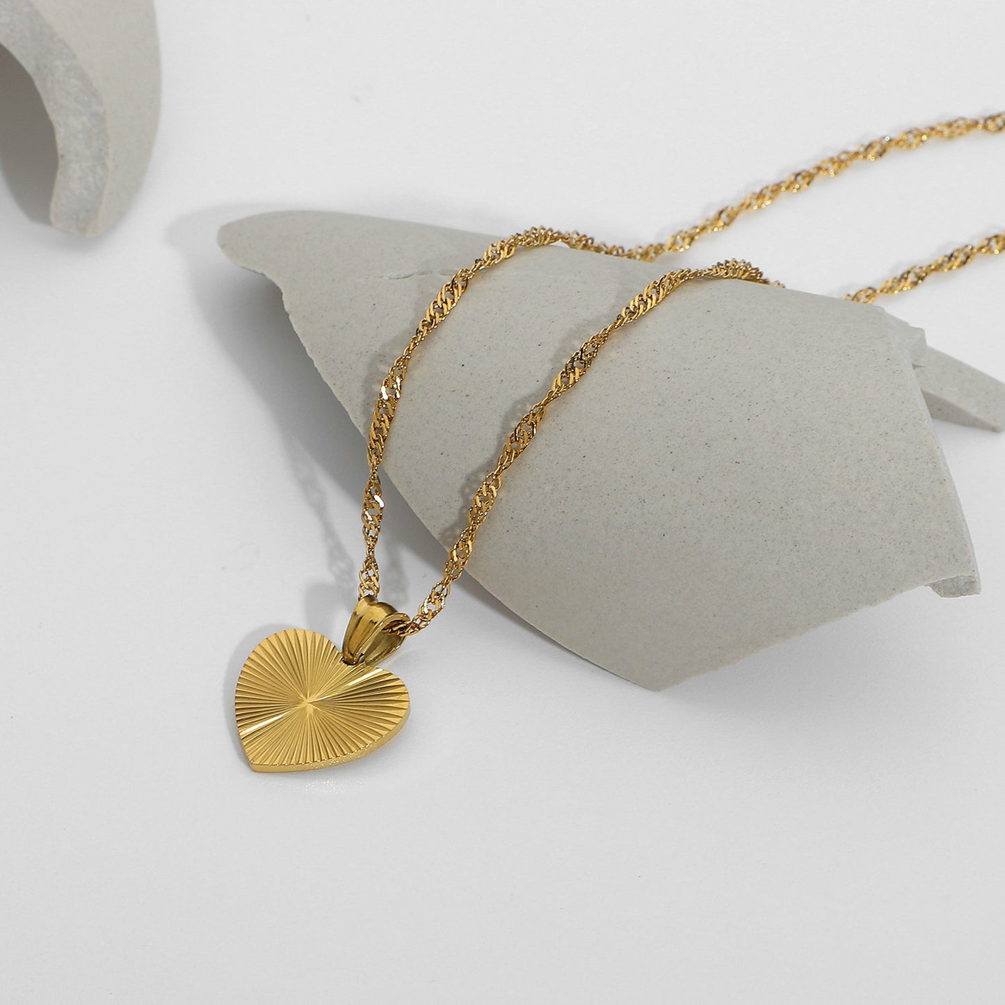 Trendy Geometric Round Pendant Necklace 18K Gold Plated Stainless Steel Beaded Chain for Women