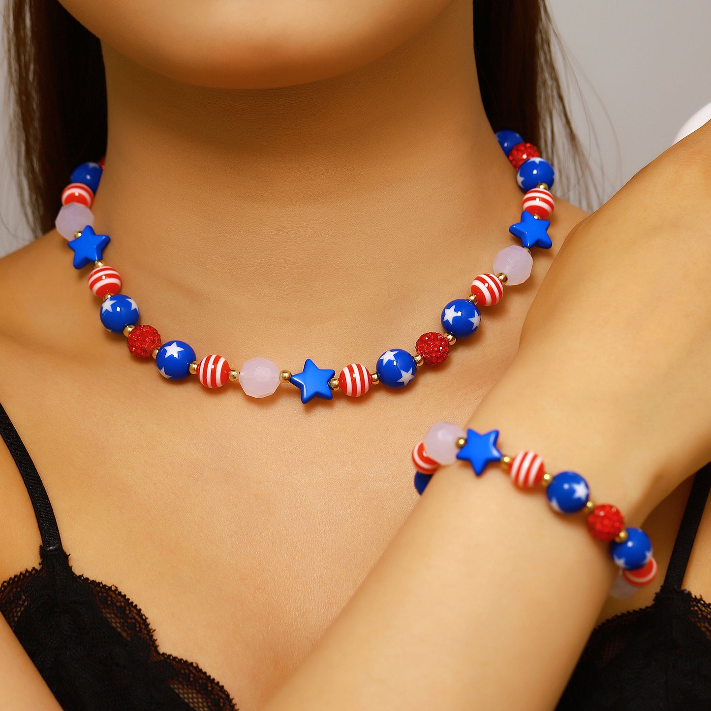 Set di collane placcate in lega con ciondoli a forma di stella e cuore intarsiati di strass, stile minimalista, da donna