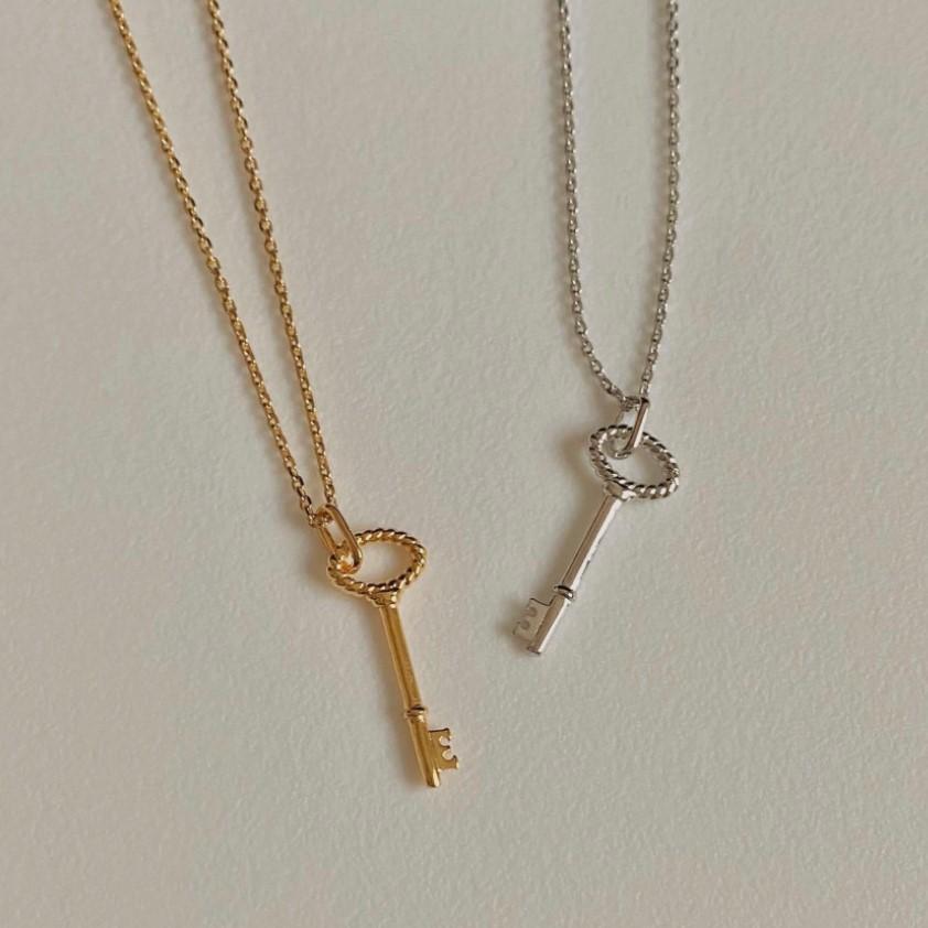 Minimalist Key-Shaped Pendant Necklace in 925 Sterling Silver on Snake Chain for Women