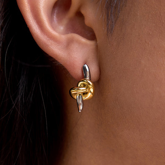Orecchini a perno da donna in acciaio inossidabile dal design minimalista a nodo con finitura placcata e forma geometrica