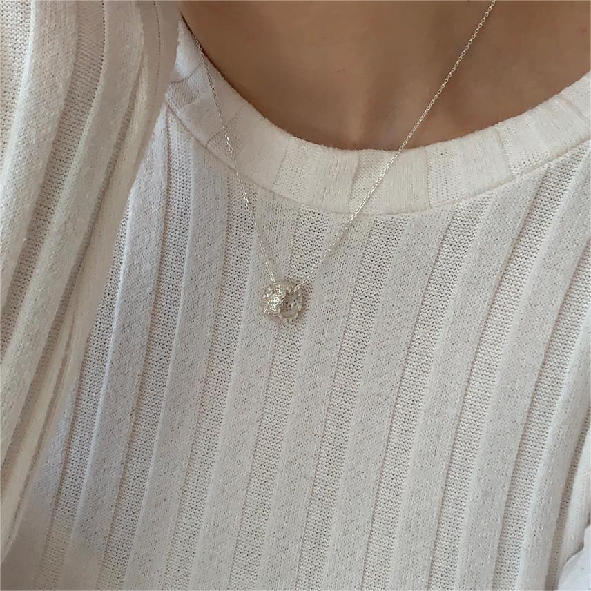 Minimalist Heart-Shaped 925 Sterling Silver Rhinestone Necklace with Plated Finish and Cross Chain