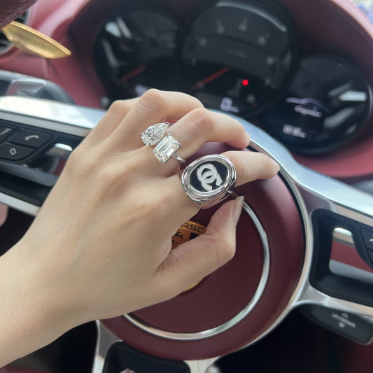 Luxury Oval Letter Enamel Gold Plated Brass Ring for Women
