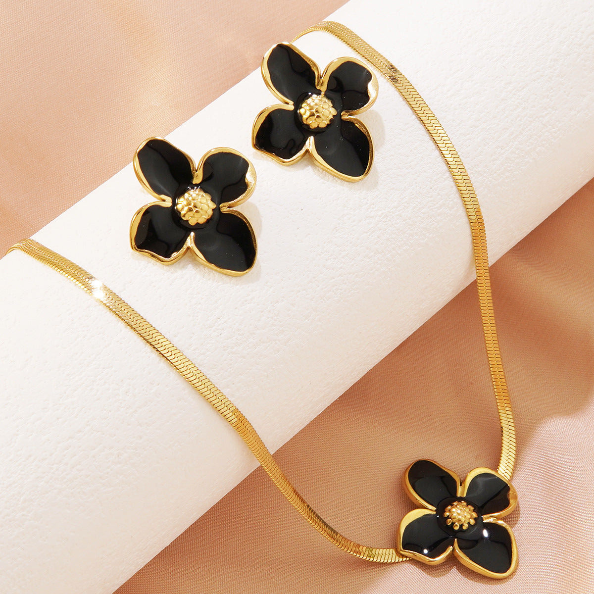 Set di collana e orecchini in acciaio inossidabile Sweet Drip Oil Plant con catena a serpente