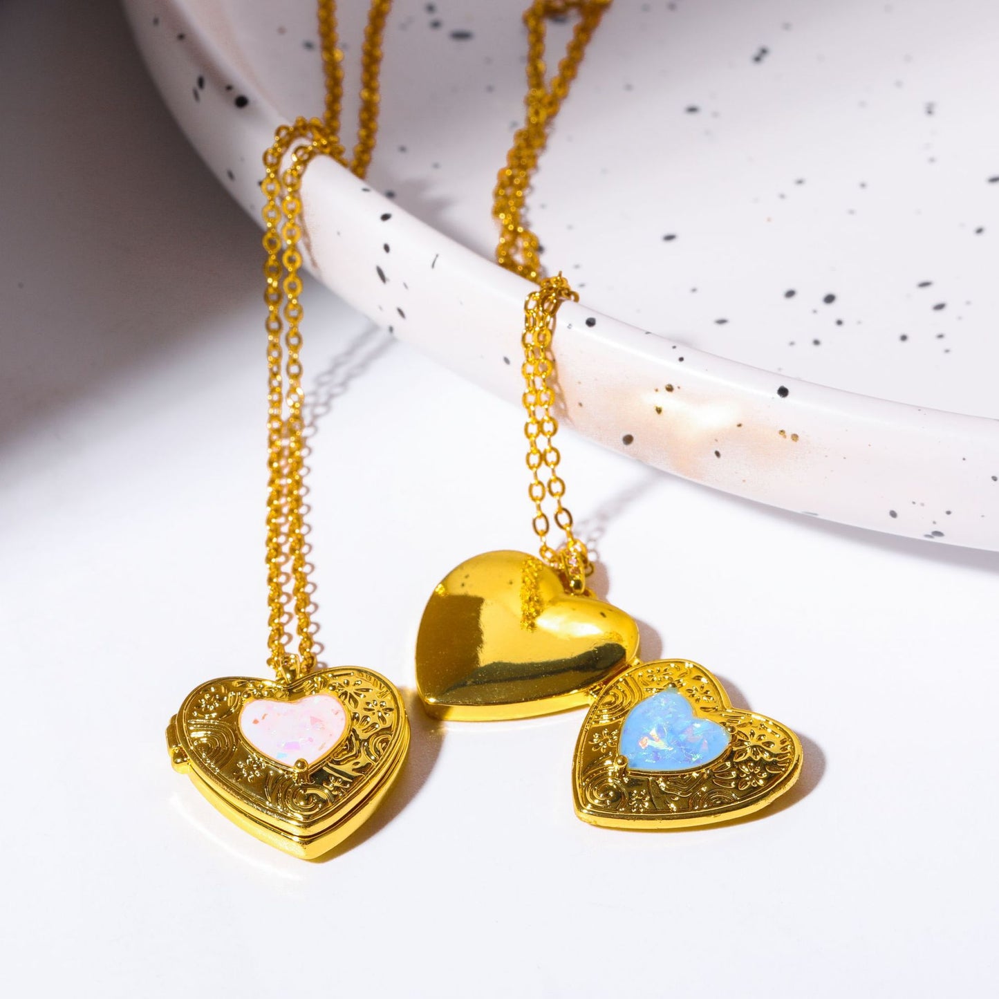 Vintage Heart-Shaped Opal Pendant Necklace in Copper with Electroplated Finish, O-Chain Locket Style Clavicle Chain