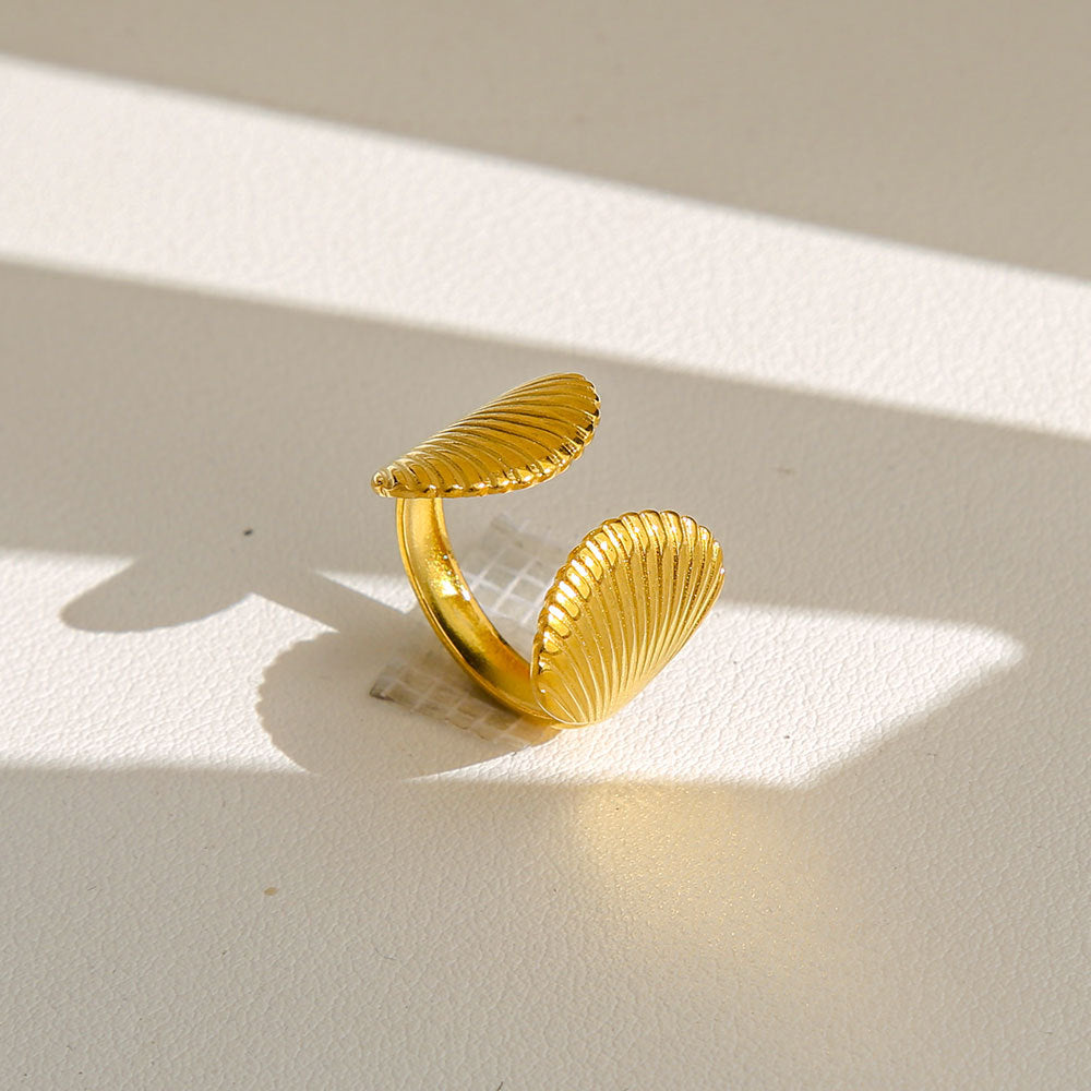 Anello di tendenza da donna in acciaio inossidabile geometrico placcato oro con perle e fiori stile Instagram