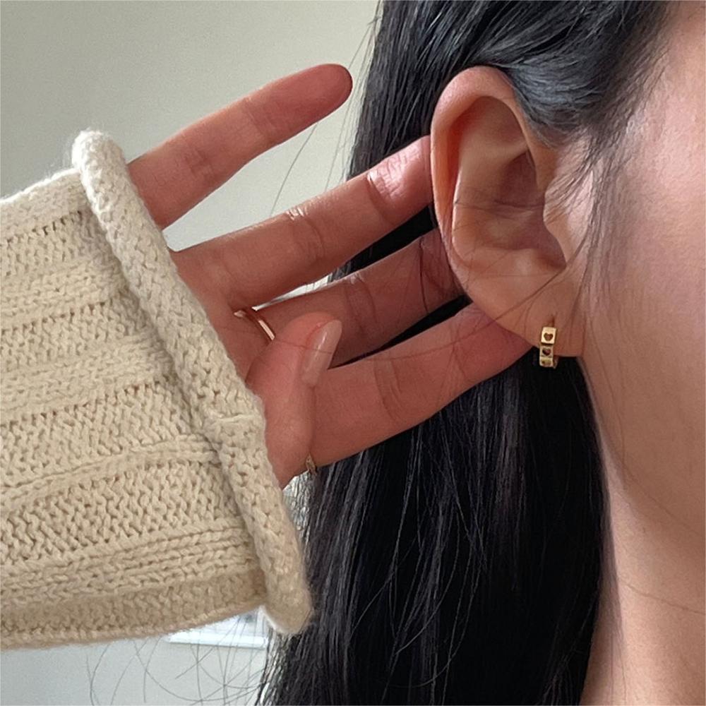 Minimalist Heart-Shaped 925 Sterling Silver Ear Studs with Plated Finish