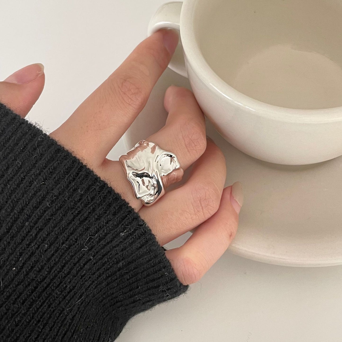 Anillo de plata de ley 925 de estilo moderno con diseño geométrico y banda ancha para mujer